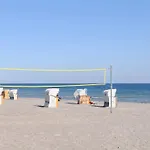 6 Person In * Großenbrode