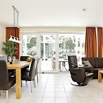 6 Person In Appartement Großenbrode