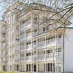Apartment 6 Person In