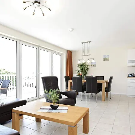 Two-bedroom In 6 Apartment *