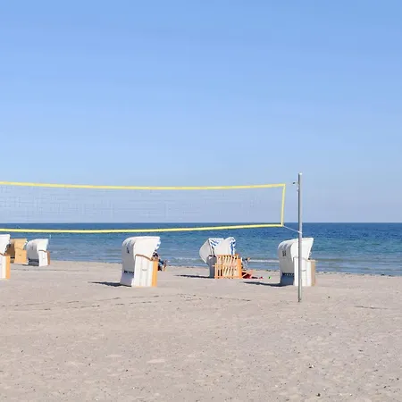 6 Person In * Großenbrode