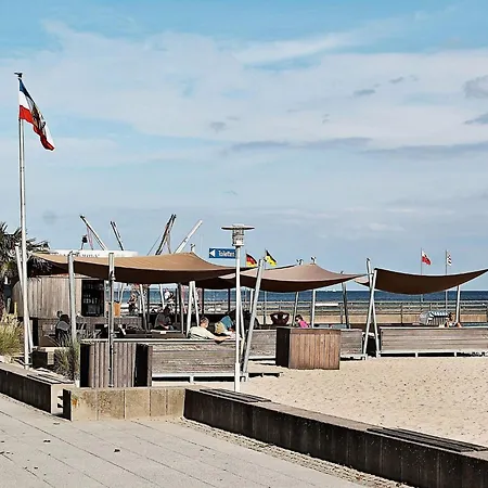 Апартаменты 6 Person In *