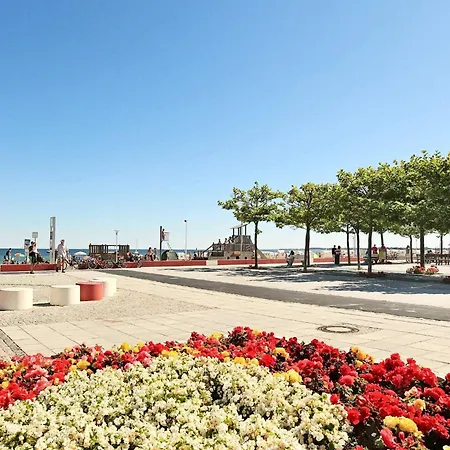 Апартаменты 6 Person In