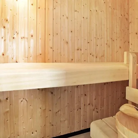 6 Person In Großenbrode